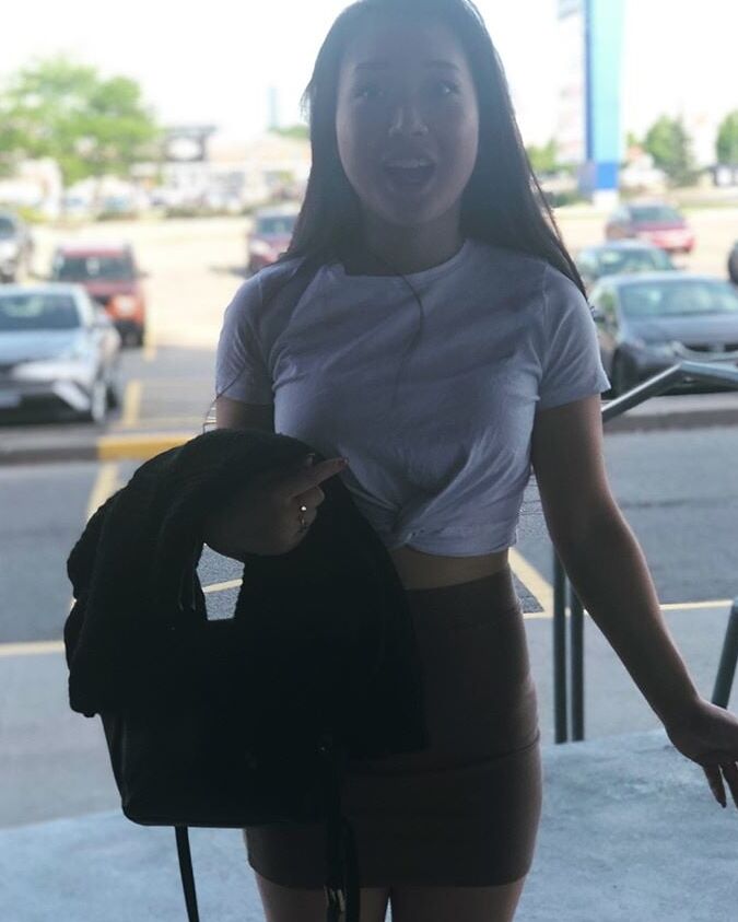 AZN HOTTTSMoking bitch