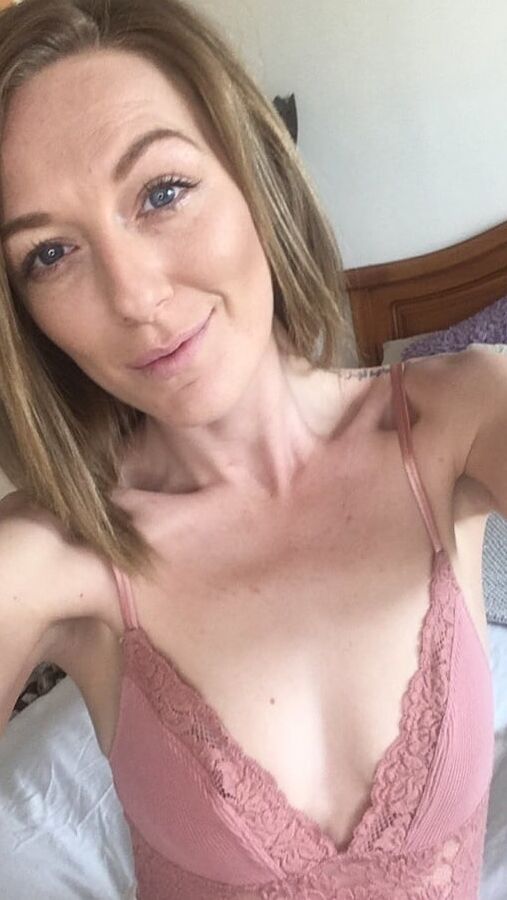 Women Need Exposure - Hot UK Blonde