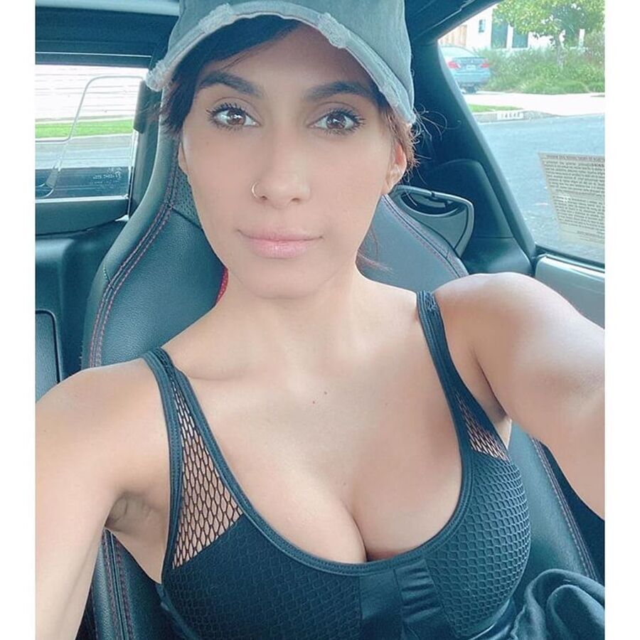 Cristina vee (hot voice actress)