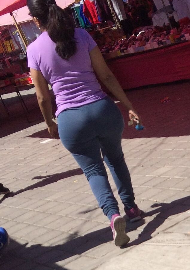 Madura culona en mercado