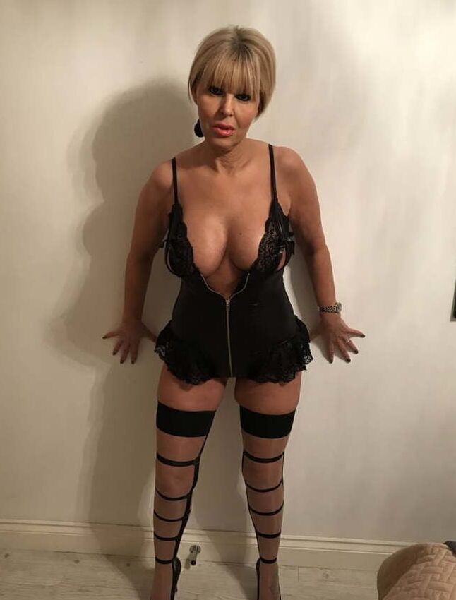 sexy granny girlfriends !