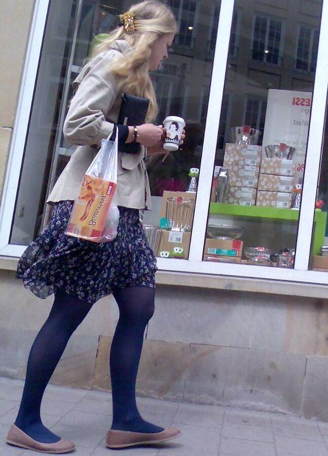 Street Pantyhose - Unaware Cunny on the Street