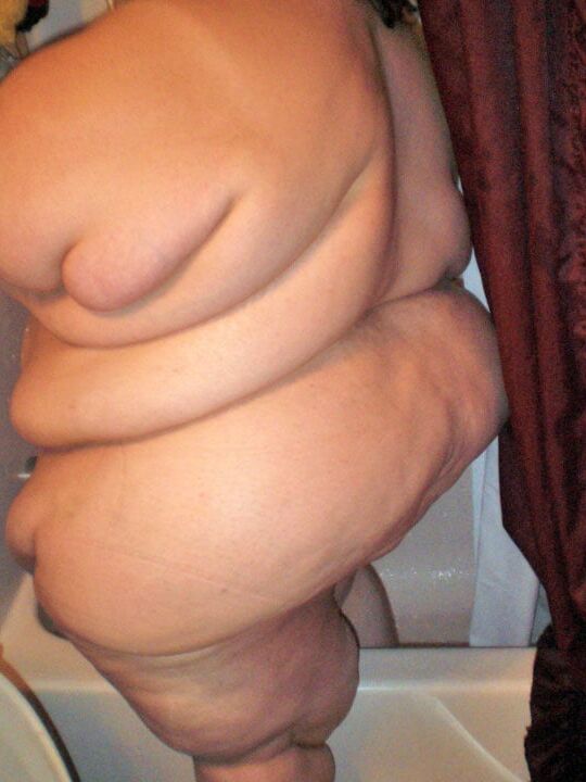 DON&;T KNOW WHO SHE IS BUT...