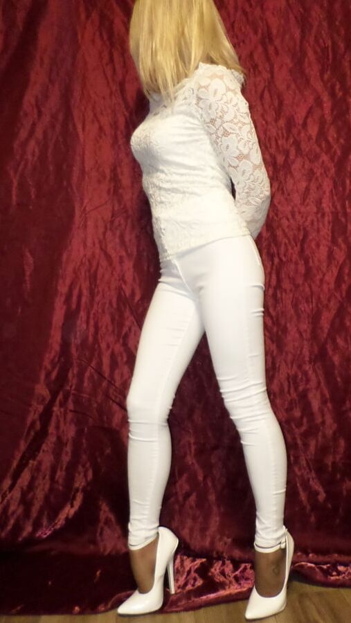 White heels and white jeans