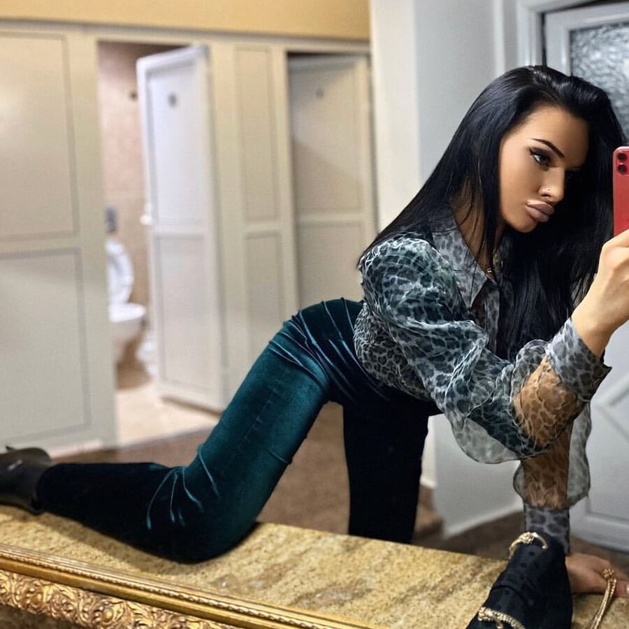 Serbian skinny fitnes girl beautiful ass Aleksandra Bigovic