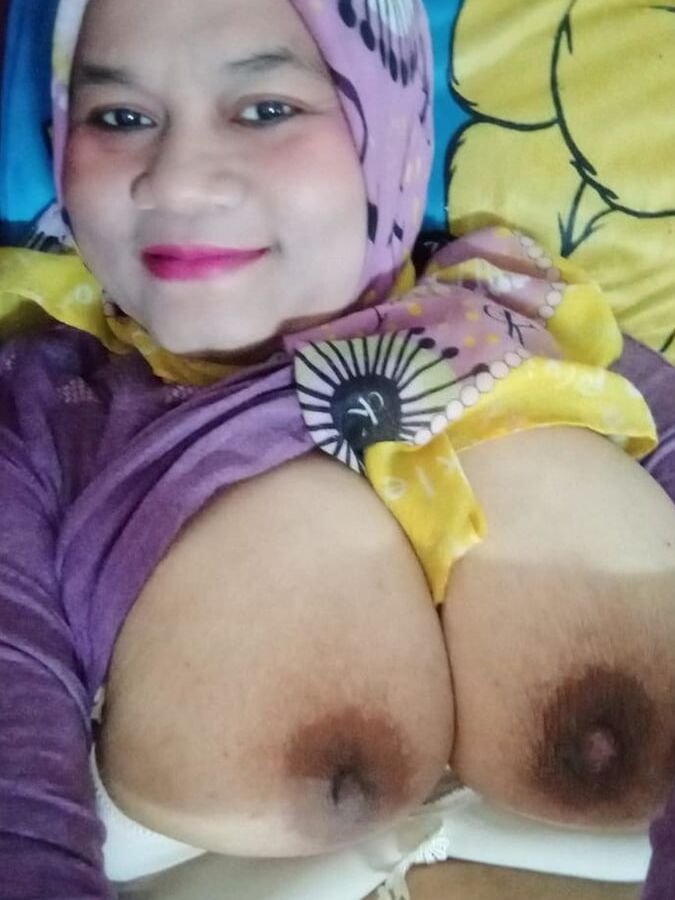 Ibu buah dada besar