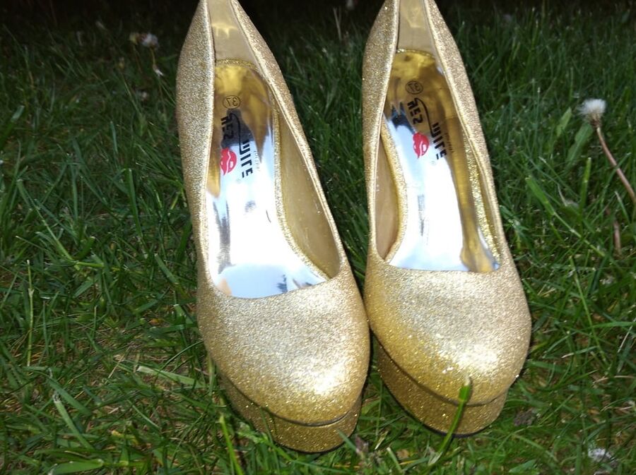 heels gold