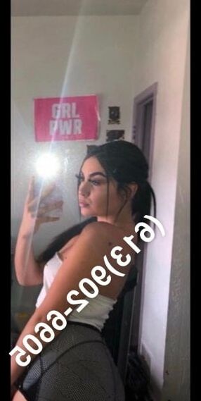 Latina Escort
