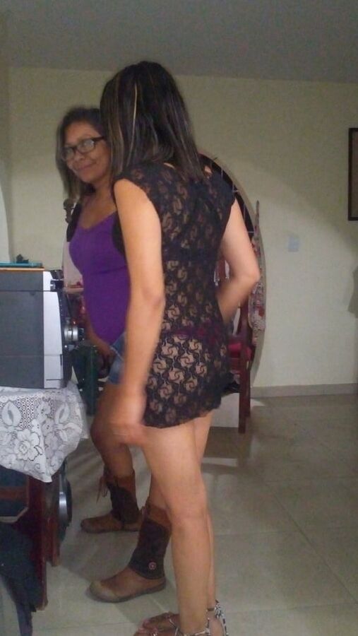 LAS NALGAS DE NUESTRAS AMIGAS