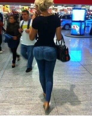 Big and Round Asses In Tight Pants