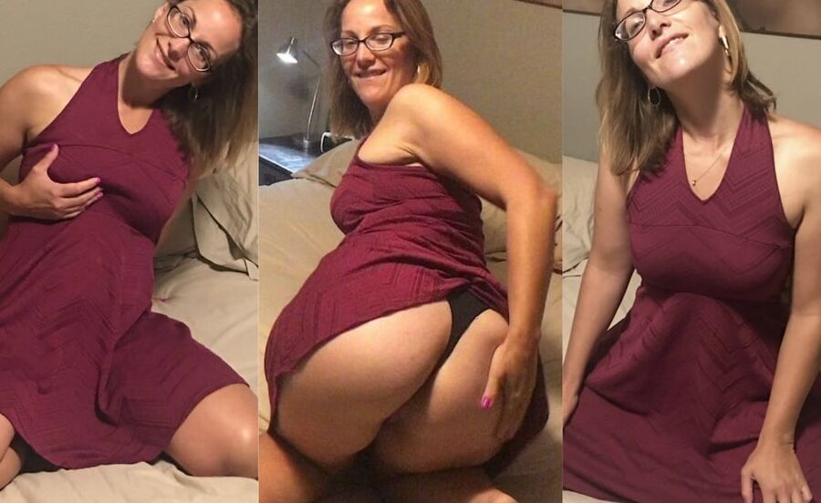 sexy mom exposed