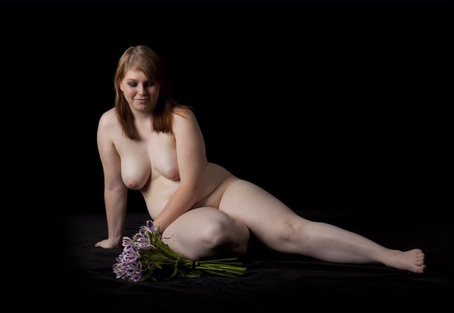 All Sizes, All Sexy - Vogue (Strike A Pose) (pics)