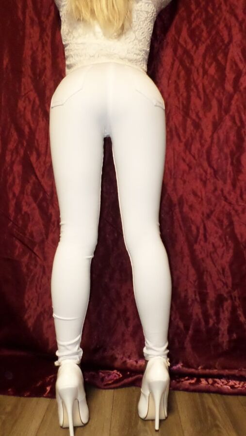 White heels and white jeans