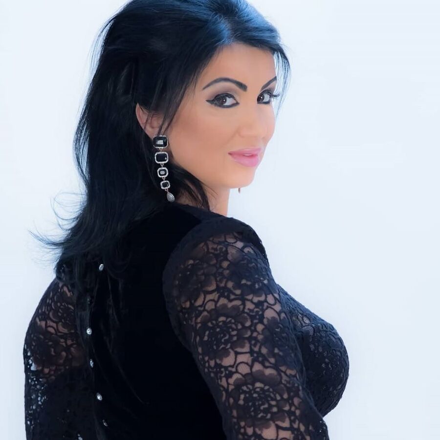 Adriana Bahmuteanu