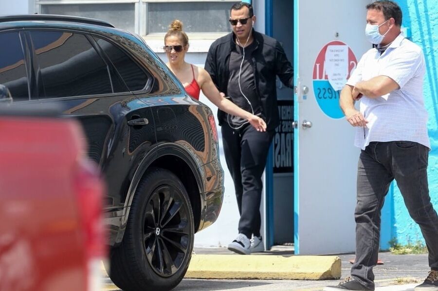 Jennifer Lopez in Red Sports Bra and Tights