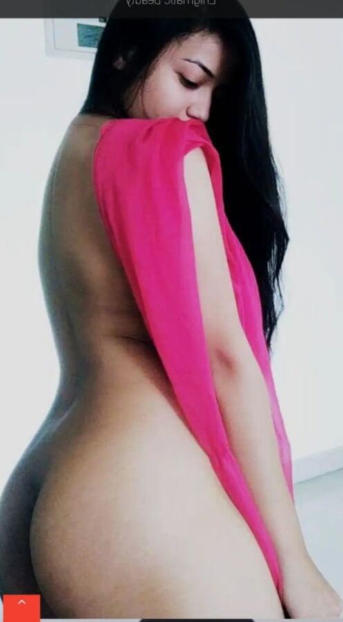 Unknown Desi Girl (leaked nudes)