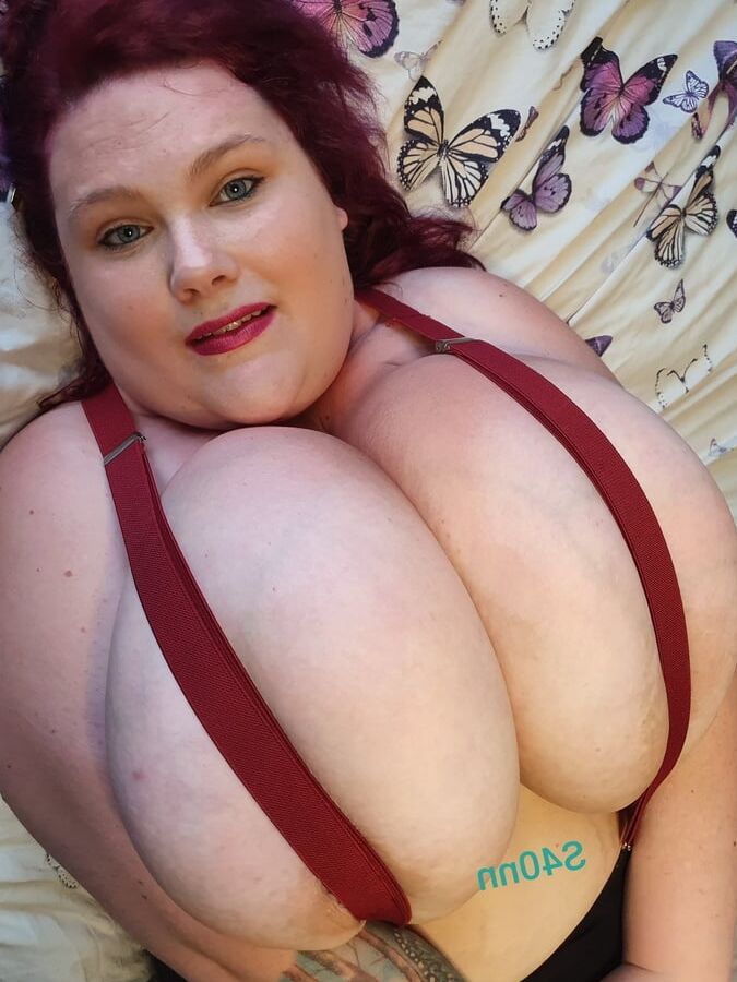 Hoodyman SSBBW . Pervert exposing fat pigs .