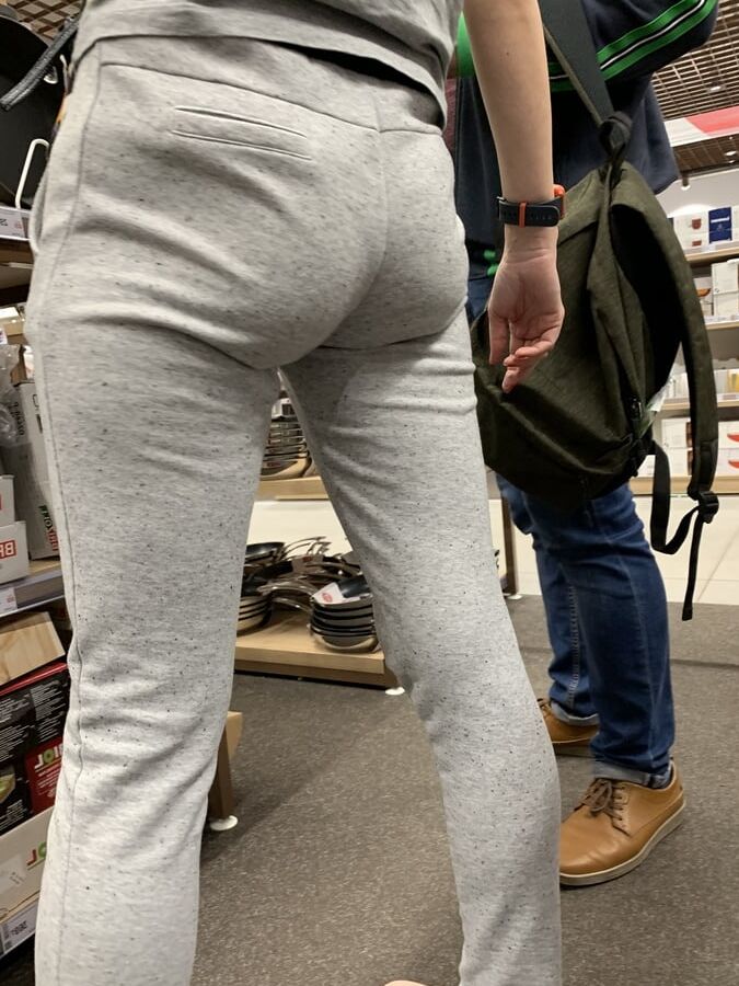 Milf mature cameltoe and nice ass