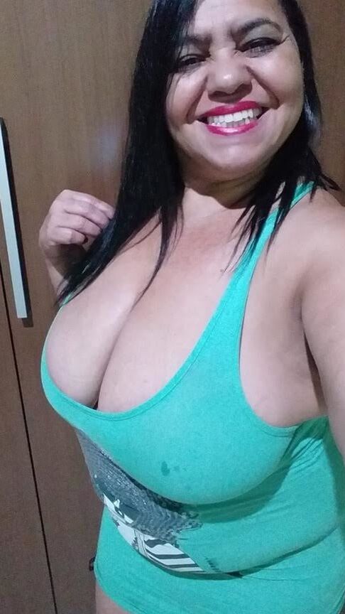Brasileira gostosa (hot chubby)