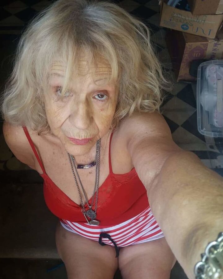 Abuela caliente