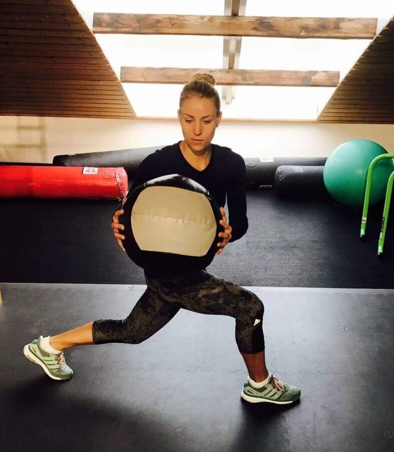 Angelique Kerber thighs &amp; arms