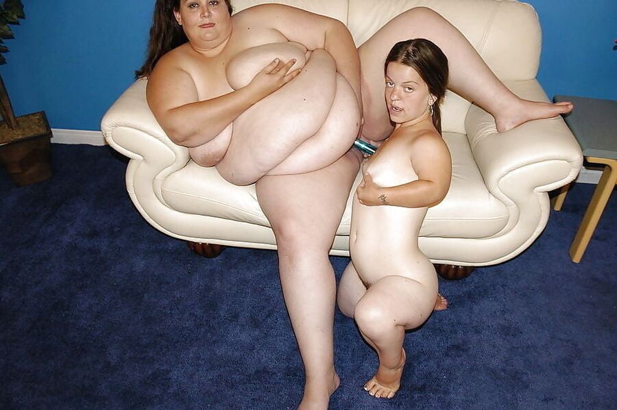 Bbw mix (Lesbian with midget)