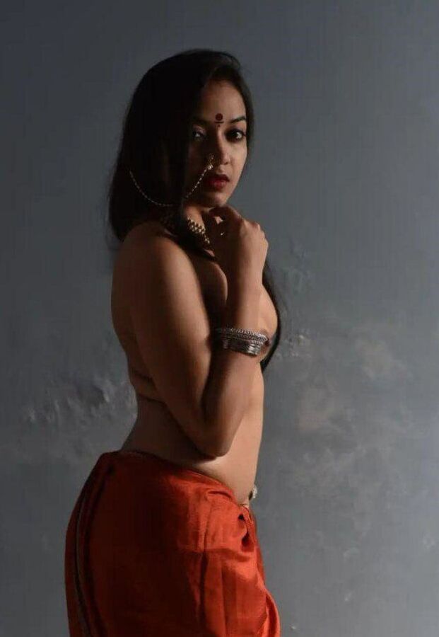Unknown Desi Girl (leaked nudes)