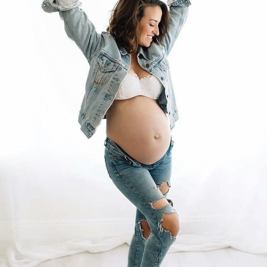 Amazing Sexy Pregnant Insta Girl Posts