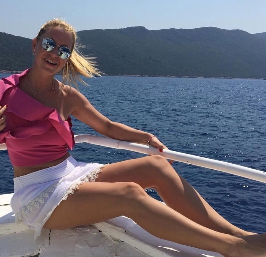 milf ogretmenim sert yorum