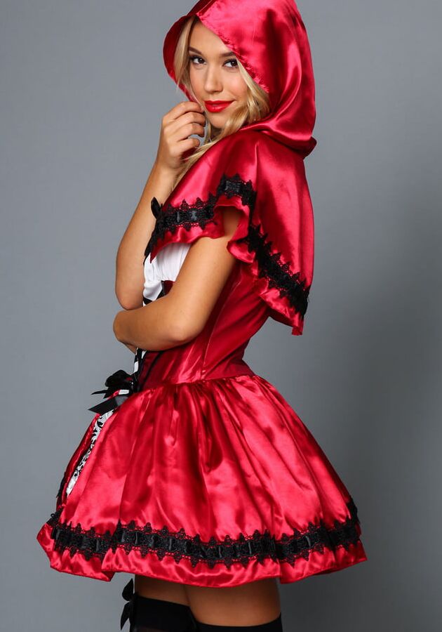 Alexis Ren - Every Day is Hallowe&;en