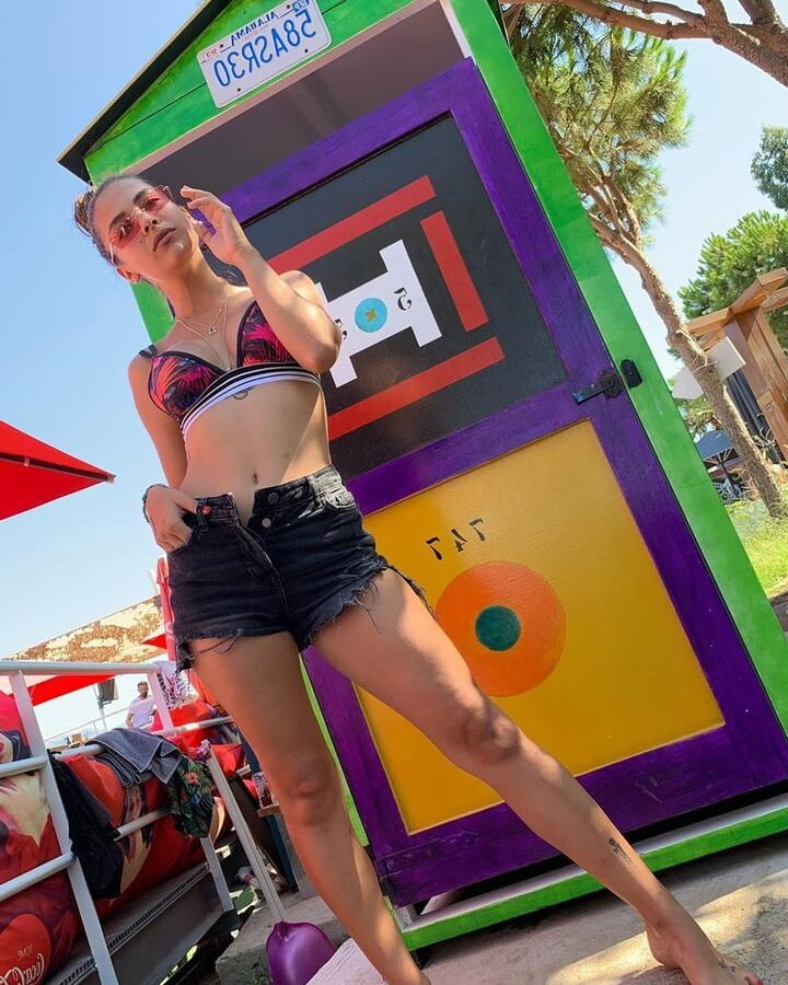 Sexy Turkish Damla Yilmaz