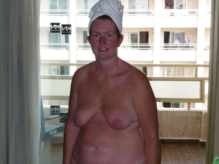 Marie, sexy UK housewife