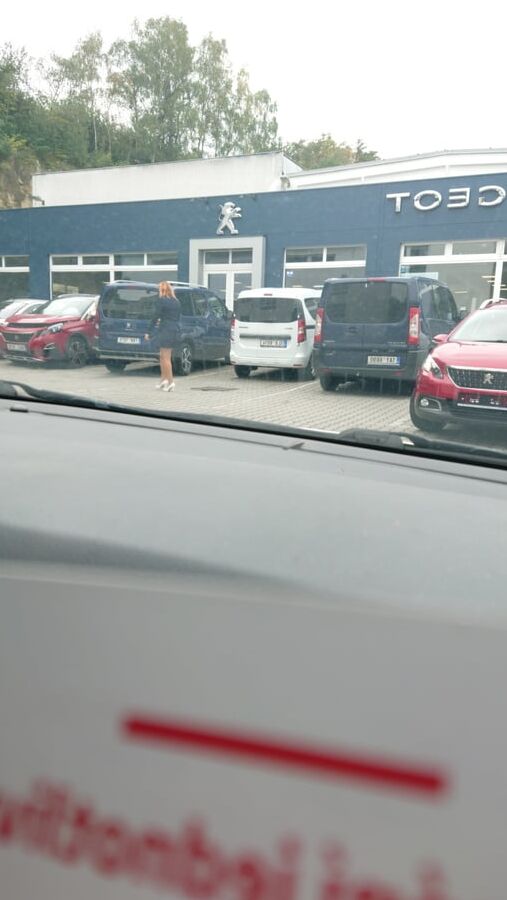 PEUGEOT DEALER :-)