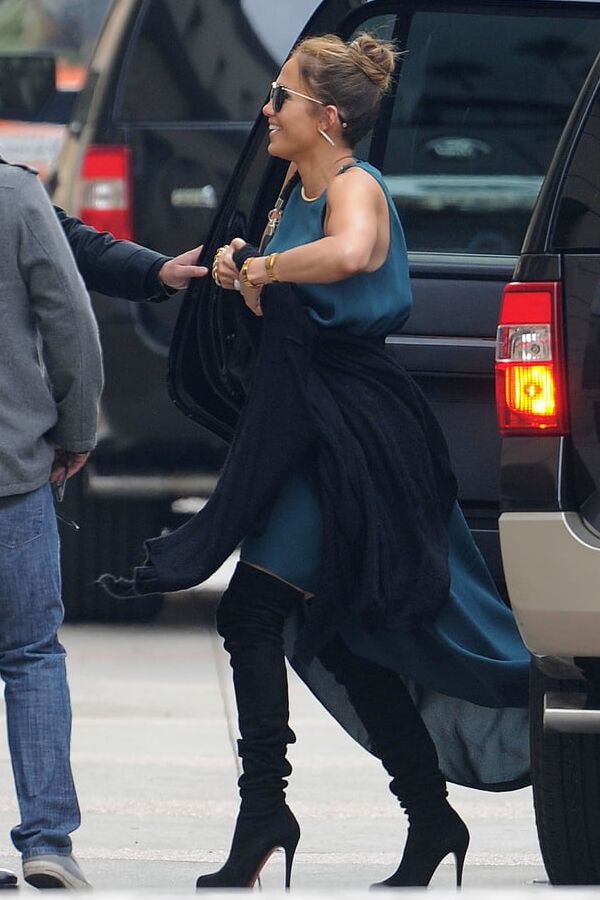 JLo with Boots Vol
