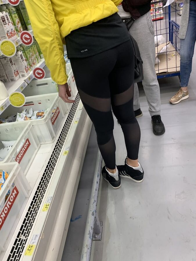 Perfect ass in leggings