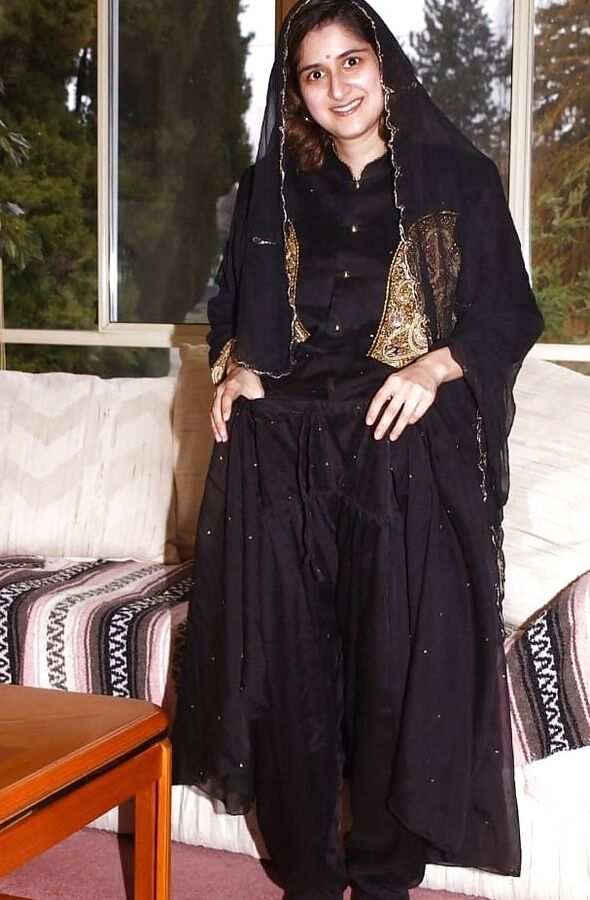 DESI CUTE LOOK WITH SALWAR KAMEEZ