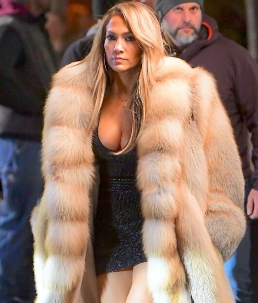 Jlo looking hot in fur