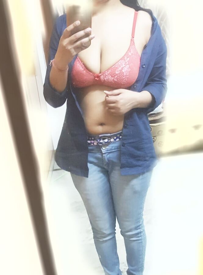 Desi Indian slut bhawana