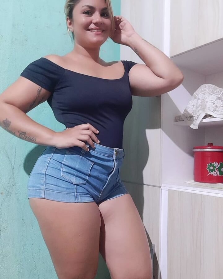 PUTA DO INSTAGRAM: Karina Oliveira