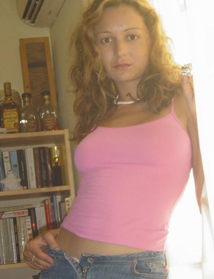 Hot babe enjoys sex