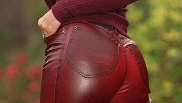 Female Celebrity Boots &amp; Leather - Carol Smillie