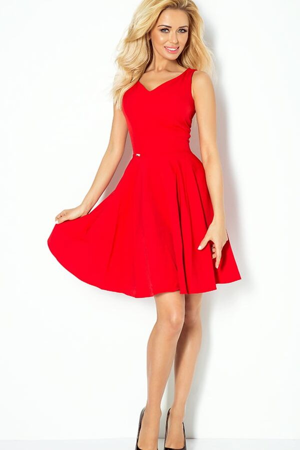 I just love girls in dresses