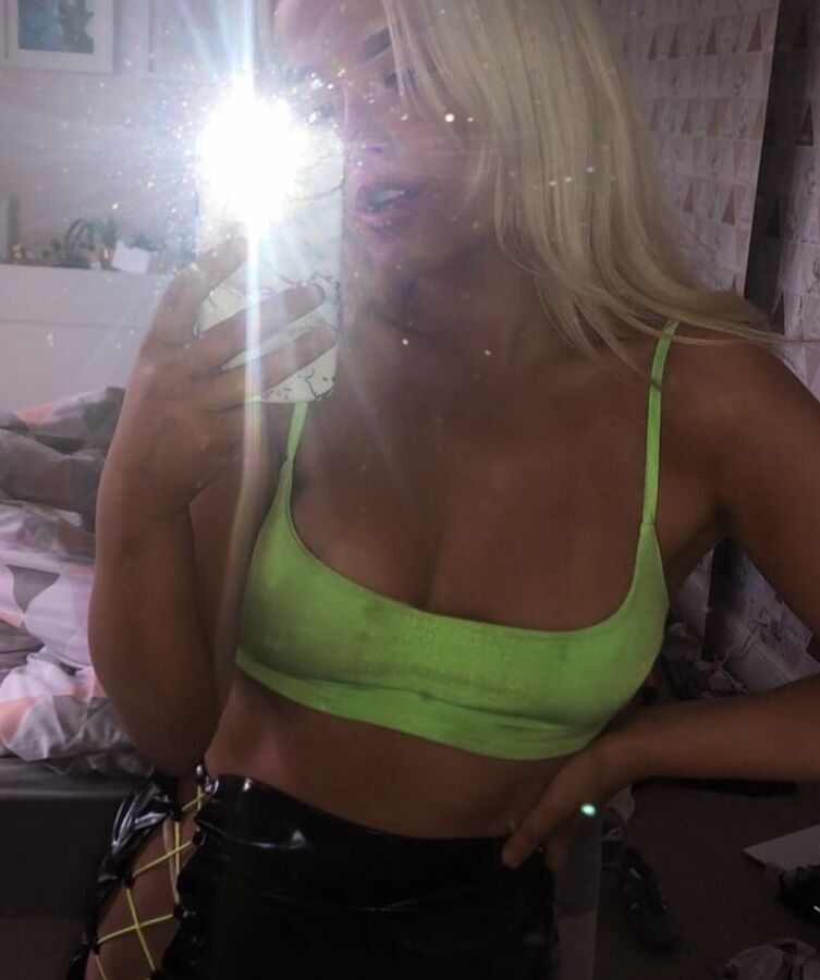 Young british slut GraceRiddell for repost and comments