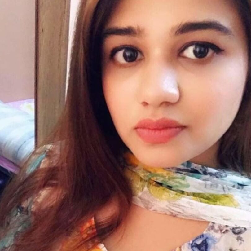 hot desi girl boobs show
