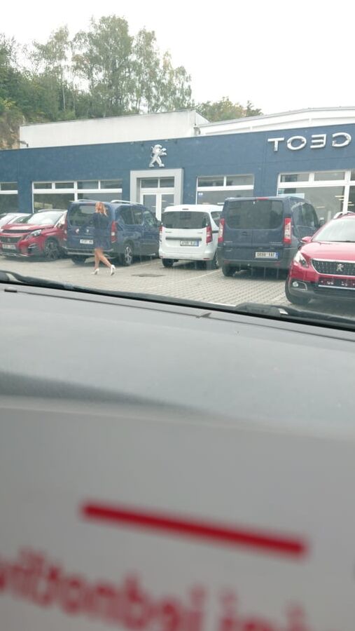 PEUGEOT DEALER :-)
