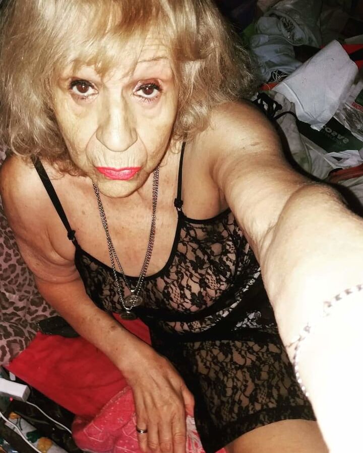 Abuela caliente