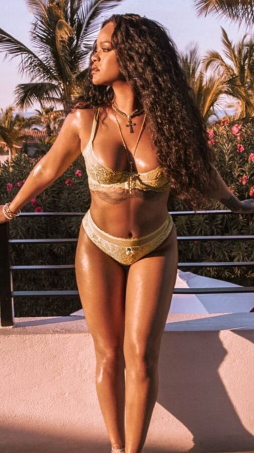 Rihanna hot