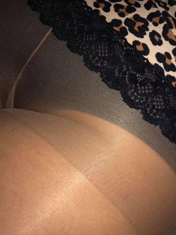 Big Knickers and Tights
