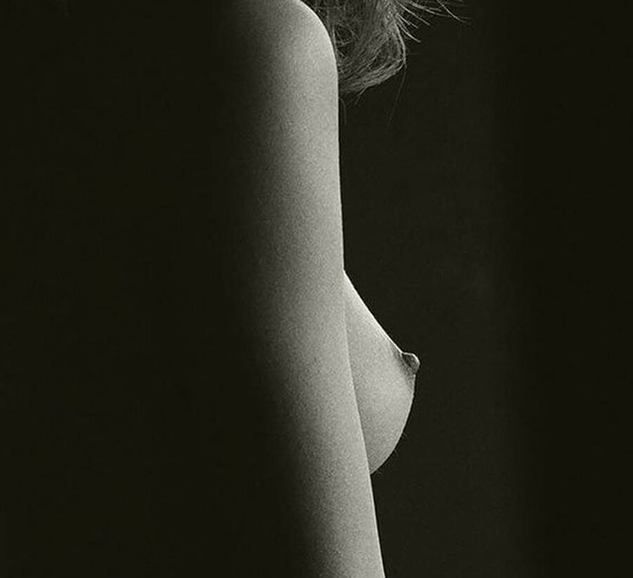 Chiara Bianchino posing naked march
