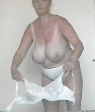 Voyeur boobs mother